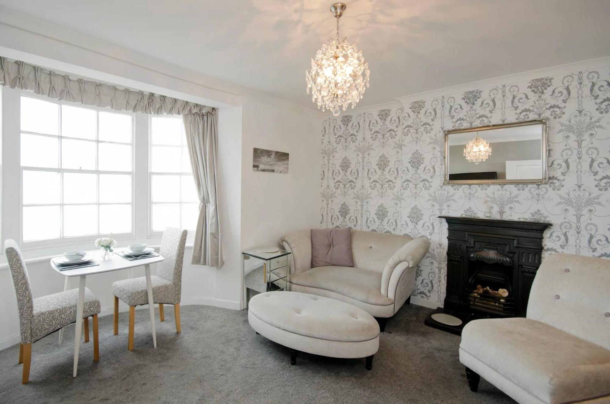 Seaview Regency Apartment With Private Parking Hove Exterior foto